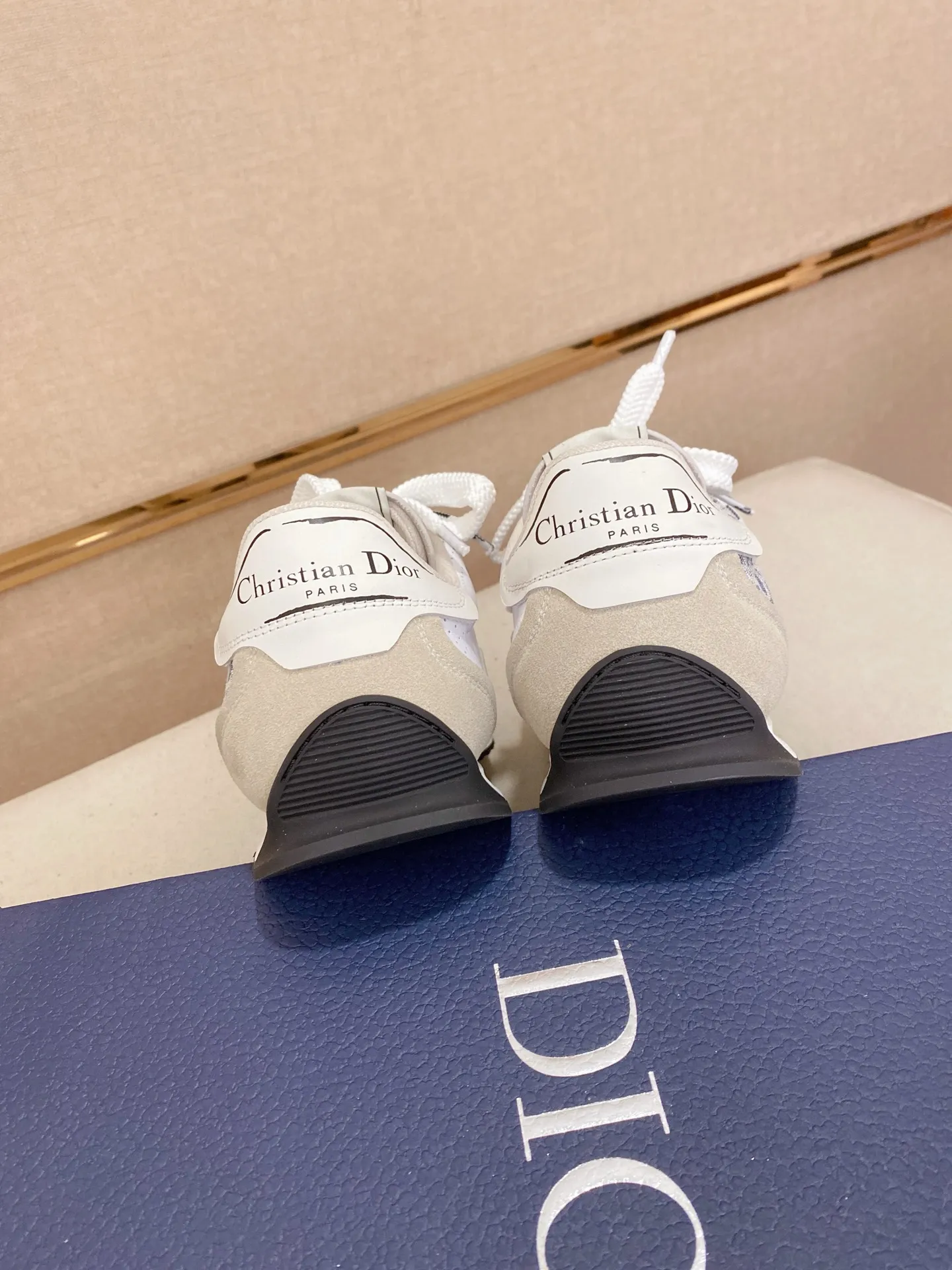Men's shoes💰: 500💰Couple style💏 [Dior·Dior] New casual sports style men's shoes, new spring and summer design, perfect workmanship, lace-up lazy style to create wardrobe quality, upper: imported first-layer cowhide, mesh breathable lining soft and comfortable, ultra-light TPU wear-resistant outsole, simple, versatile fashion men's shoes, excellent color code number 35--44. (45,46 customized items are not returnable or exchangeable)